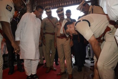 In Images: Suvendu Adhikari visits injured police personnel following Park Circus clashes