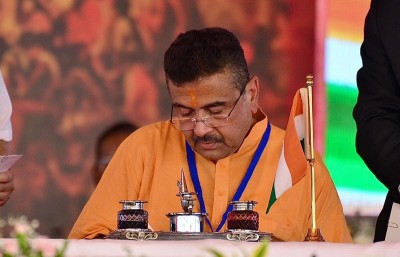 From Nandigram to Nabanna: Suvendu Adhikari’s political journey takes centre stage at Kolkata Durga Puja pandal
