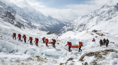 Nepal avalanche horror:  4 bodies recovered, 12 remain missing