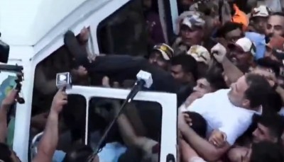 Rahul Gandhi, Priyanka Gandhi detained during Delhi protest against CEC