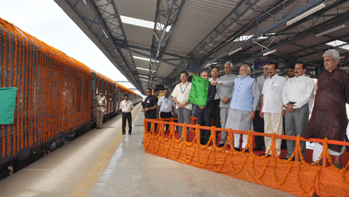 Shri Narendra Modi dedicating the newly constructed railway line 