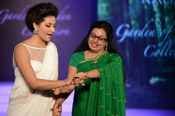 Actress Subhasree unveils Titan Raga's new collection 