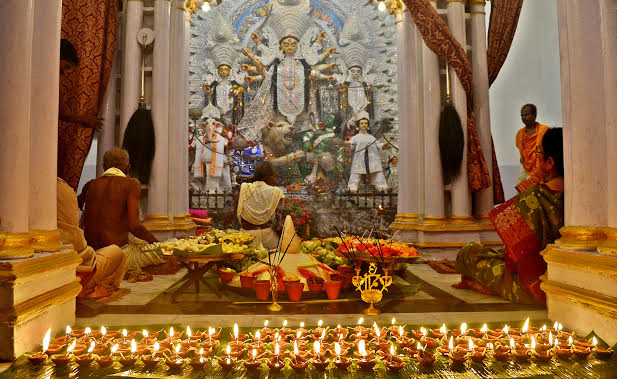 Kolkata observes Sandhi Puja today