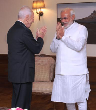 Prime Minister receives ex-Israeli President Shimon Peres