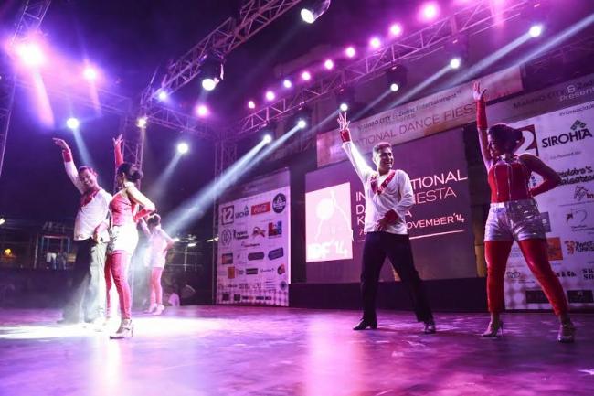 Kolkatans groove to Latino numbers at dance fiesta 