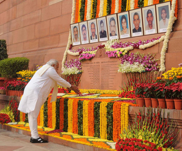 Tribute to martyrs of Parliament attack