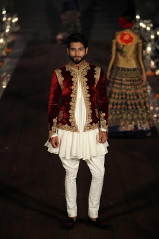 Rohit Bal showcases his collection at WLIFW 