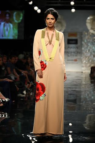 Shilpa Shetty walks the ramp at Lakme Fashion Week