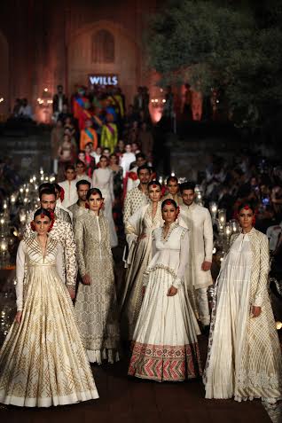 Rohit Bal showcases his collection at WLIFW 