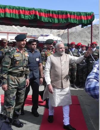 PM addresses Leh garrison 