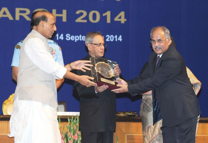 Prez presents Official Language awards on Hindi Divas Samaroh
