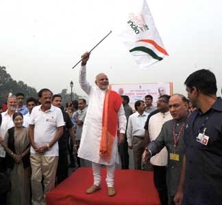 Narendra Modi flagging off Run for Unity