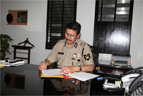 Devendra Kumar Pathak takes over as BSF chief