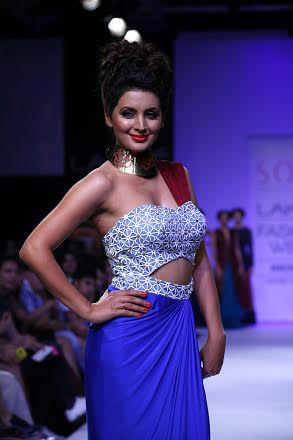 Geeta Basra walks for Sougat Paul at Lakme Fashion Week