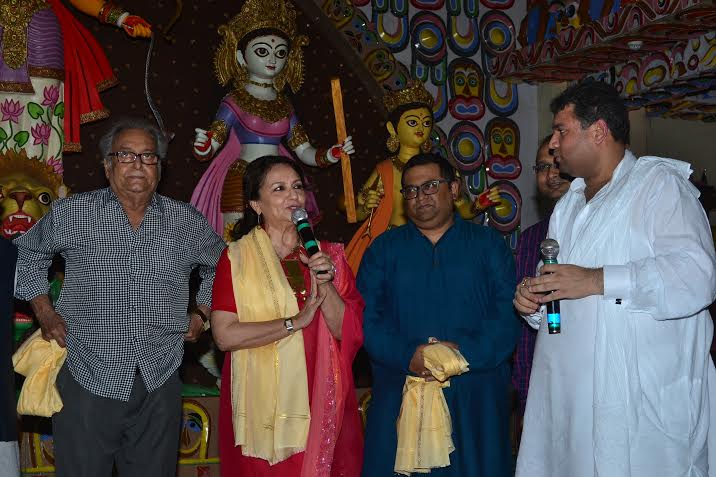 Sharmila, Soumitra get together for puja inauguration