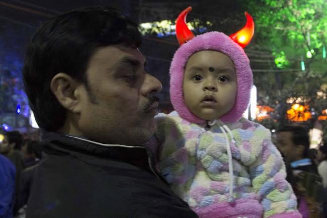 Christmas fever grips Kolkata