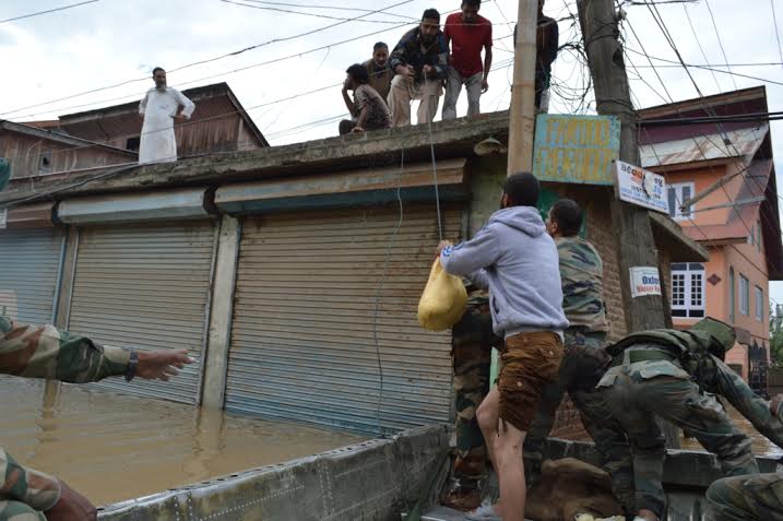 Army carries out Kashmir flood relief and rescue