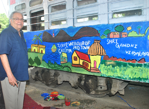 Local talents paint Kolkata trams in bright colours 