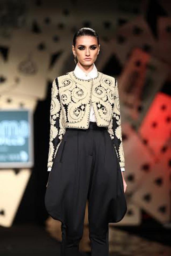 Wills Fashion Week: Pankaj & Nidhi
