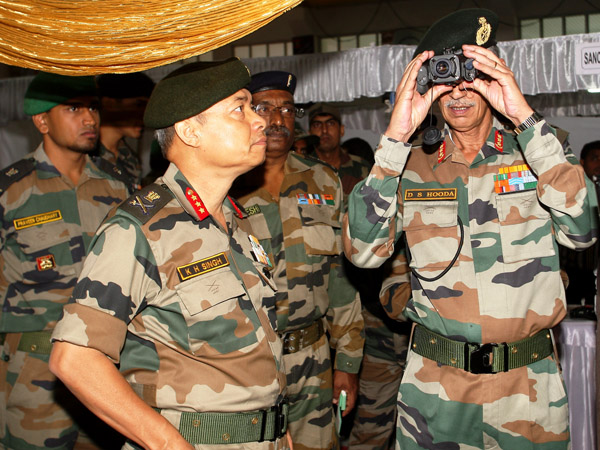 Army hosts technical symposium in Kashmir