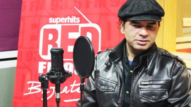 Mohit Chauhan warms up for concert with Atif Aslam