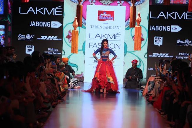 LFW: Tarun Tahiliani's vibrant, iconic collection inspired by The Singh Twins' paintings