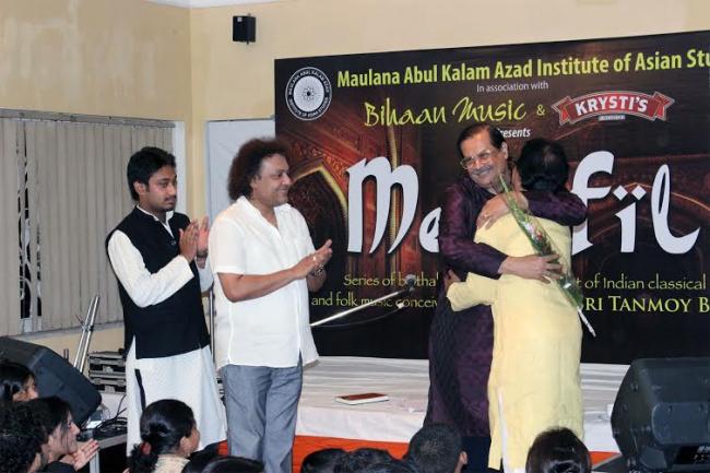 Tanmoy Bose hosts music 'Mehefil'