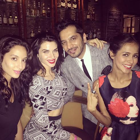 Scarlett Wilson spotted with her 'Baahubali' girlfriends at Nitin Mirani's show