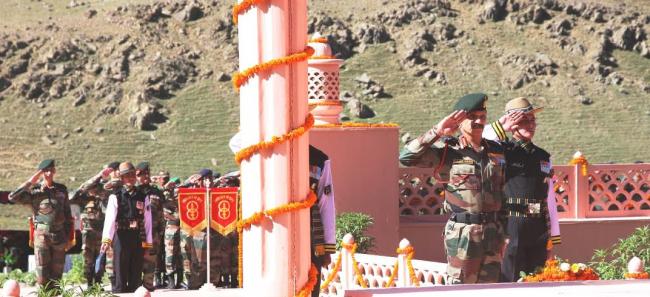 Dalbir Singh Suhag visits Kargil War Memorial