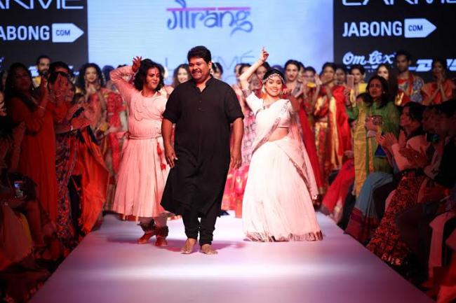 LFW showcases Gaurang's collection