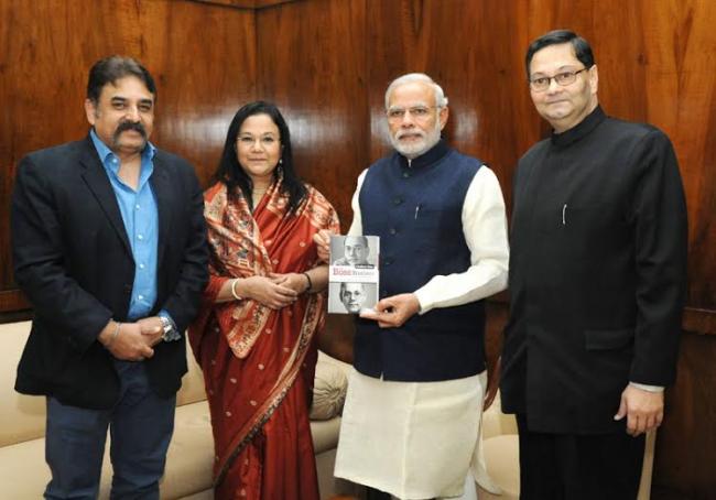 Netaji Subhas Chandra Bose's grand-niece , grand-nephew meet PM Modi