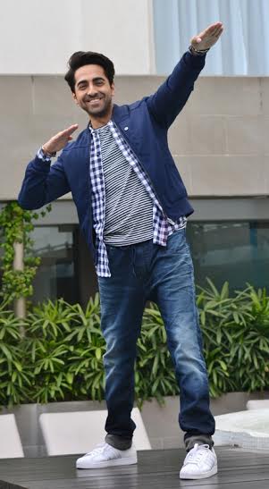 Ayushmann visits Kolkata to promote Hawaizaada