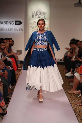 LFW: Farah Sanjana ,Karleo by Karan Berry, Leon Vaz brought fashionable trends on the ramp 