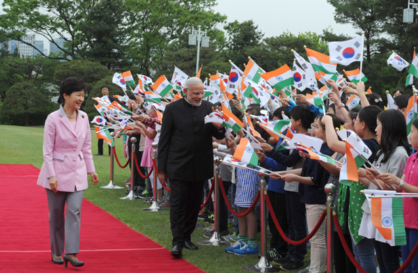 Modi at the official Welcoming Ceremony in his honour