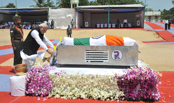 Former President of India, Dr. A.P.J. Abdul Kalam, at burial site, Rameswaram