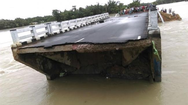 Assam flood : Over 5.76 lakh affects, hits Kaziranga National Park