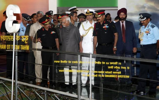 Hamid Ansari visits Golden Jubilee Exhibition at India Gate Lawns