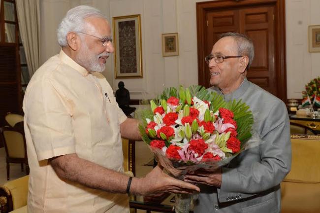 PM Modi meets President Pranab Mukherjee