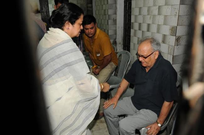 Satyajit Ray's wife passes away