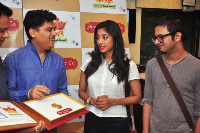 Actor-director duo Paoli-Mainak unveil family-themed jewellery collection