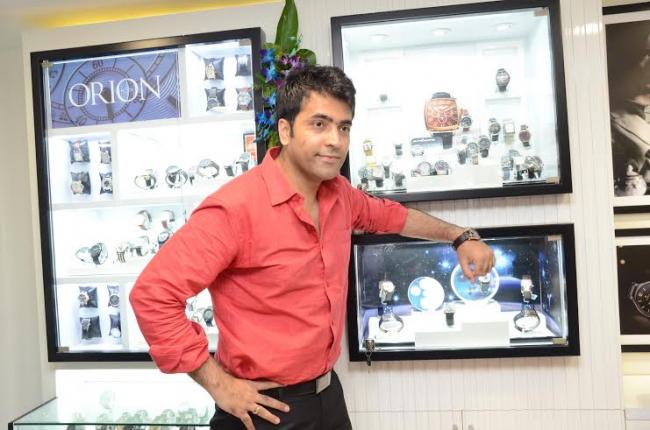 Actor Abir Chatterjee unveils Titan's new collection in Kolkata