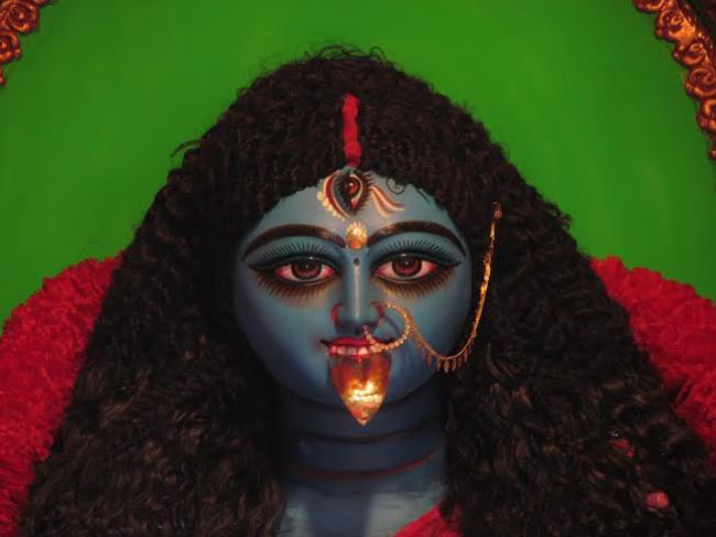 Kolkata: Biddyut Sangha joins Kali Puja festivity 