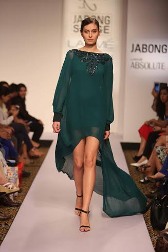 LFW: Farah Sanjana ,Karleo by Karan Berry, Leon Vaz brought fashionable trends on the ramp 