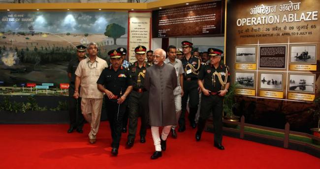 Hamid Ansari visits Golden Jubilee Exhibition at India Gate Lawns