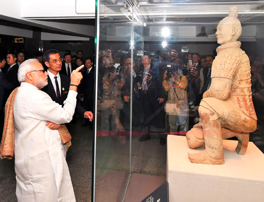 Modi visits museum, temple in Xi'an on arrival in China