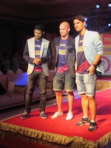 ATK players sizzles at Baazar Kolkata's fall collection launch
