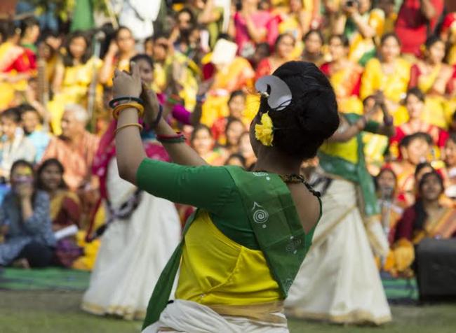 Kolkata: RBU celebrates Basanta Utsav 