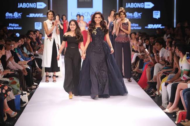 Day five opened at LFW Winter/Festive 2015 with glamorous collections by Anushree Reddy, Arpita Mehta and Ridhi Mehra
