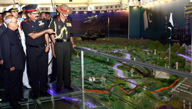President Pranab Mukherjee visits Golden Jubilee commemorative exhibition of 1965 Indo-Pak War 