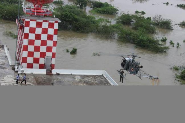 Indian Airforce engage in Chennai rescue operations